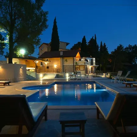 Sunset & Sunrise In Stanisici-two With Common Pool וילה *